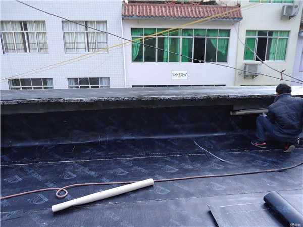 屋顶防水处理